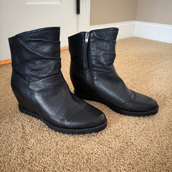 Naturalizer Black Leather Wedge Boot - Picture 1 of 6